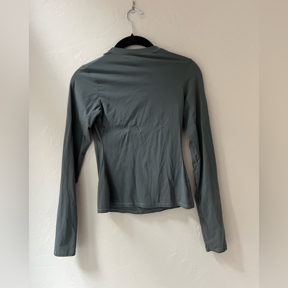 SKIMS FITS EVERYBODY LONG SLEEVE T SHIRT IN DEEP SEA 2X - Picture 2 of 5